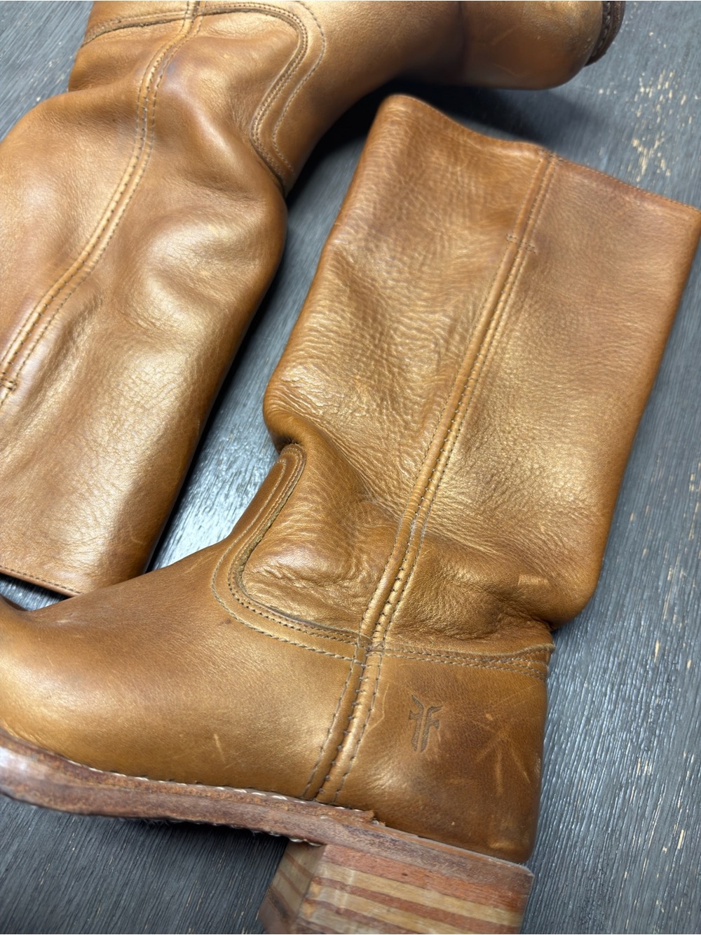 Frye campus gold sheen light tan boots 7.5M 77050GLD distressed pull on